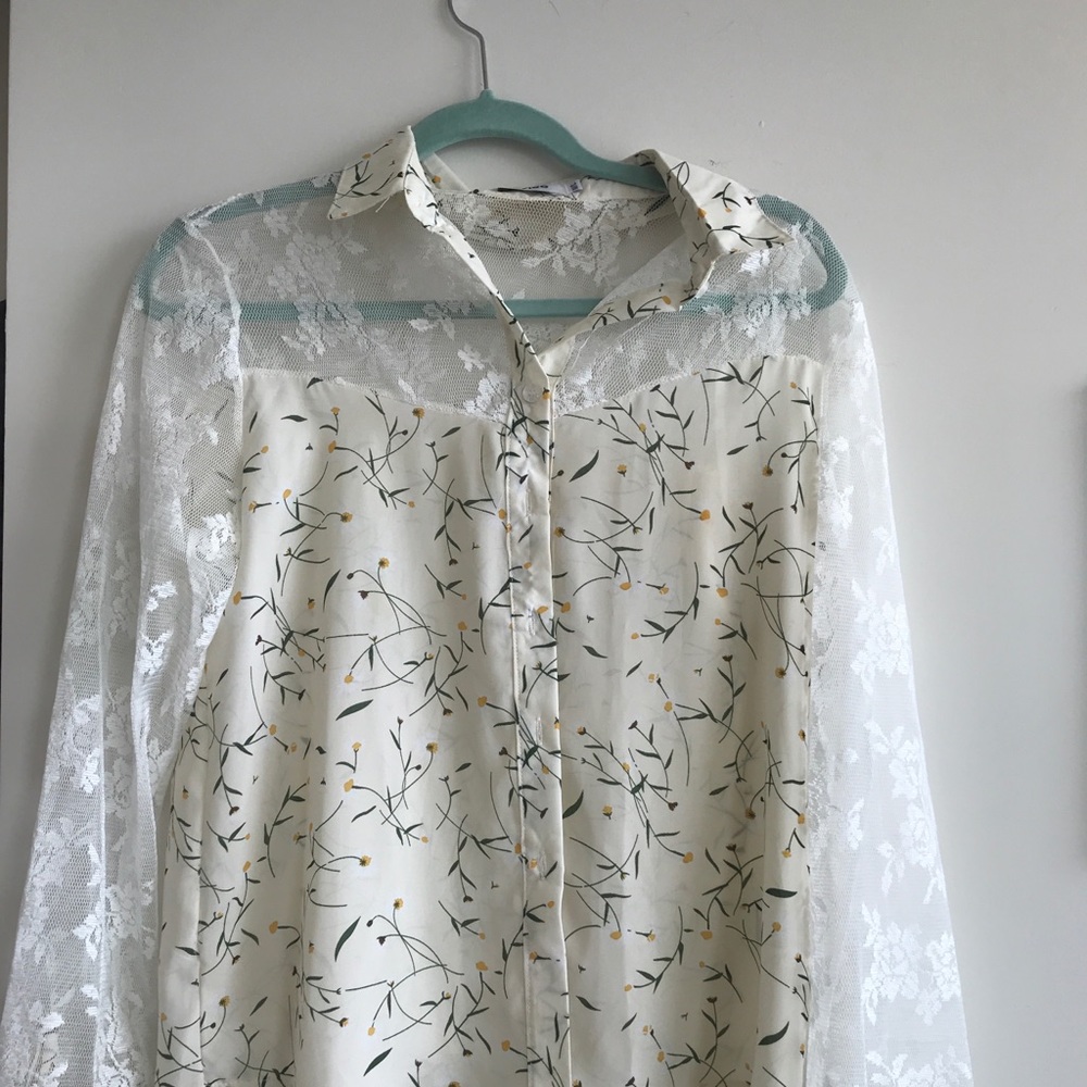 Flowery Blouse with Laces